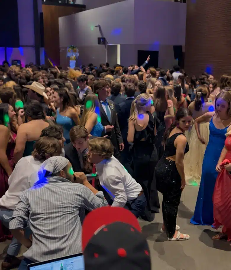 Professional DJ and MC providing entertainment for corporate events and weddings in Dallas–Fort Worth<br />
